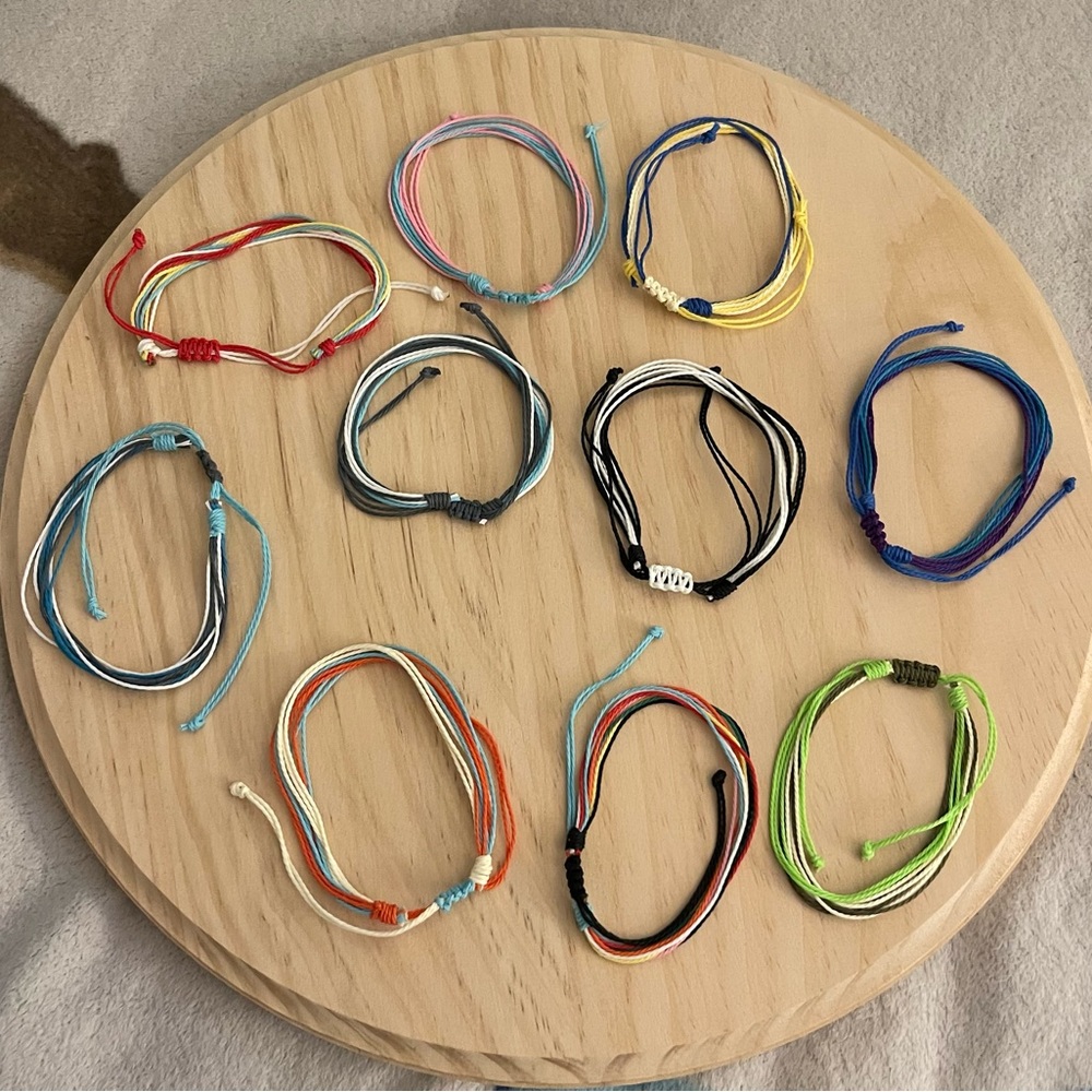 Adjustable wax bracelet